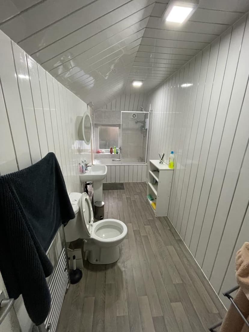 Burton Road - Image 5