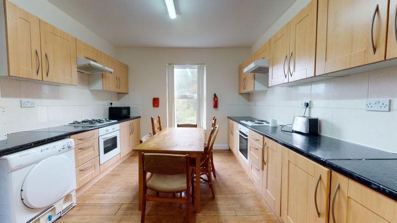 62 CARDIGAN ROAD - Image 12