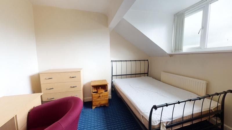 62 CARDIGAN ROAD - Image 3