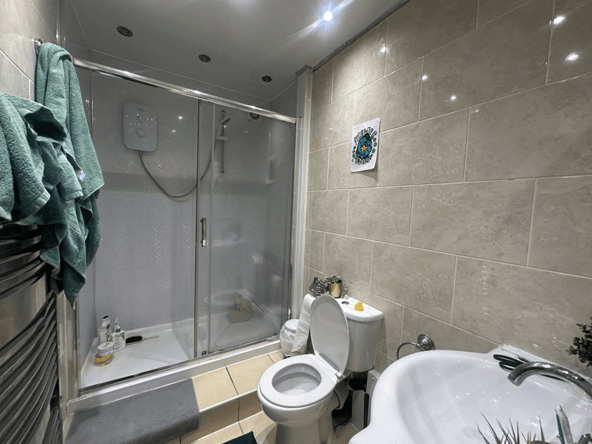 9 EN SUITES 9 BED STUNNER - Image 9