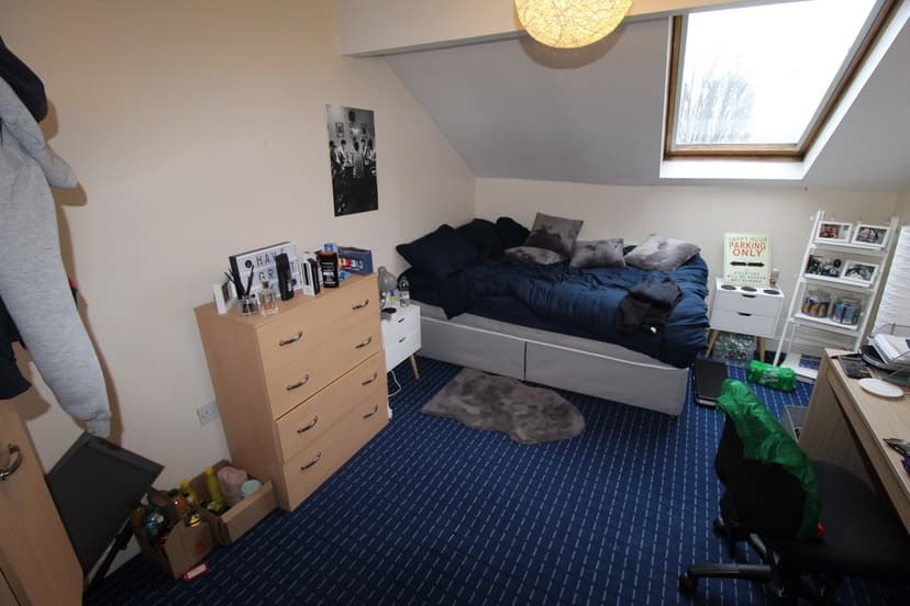 64 CARDIGAN ROAD - Image 2