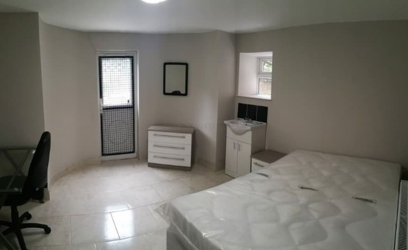 Amherst Road - Image 8