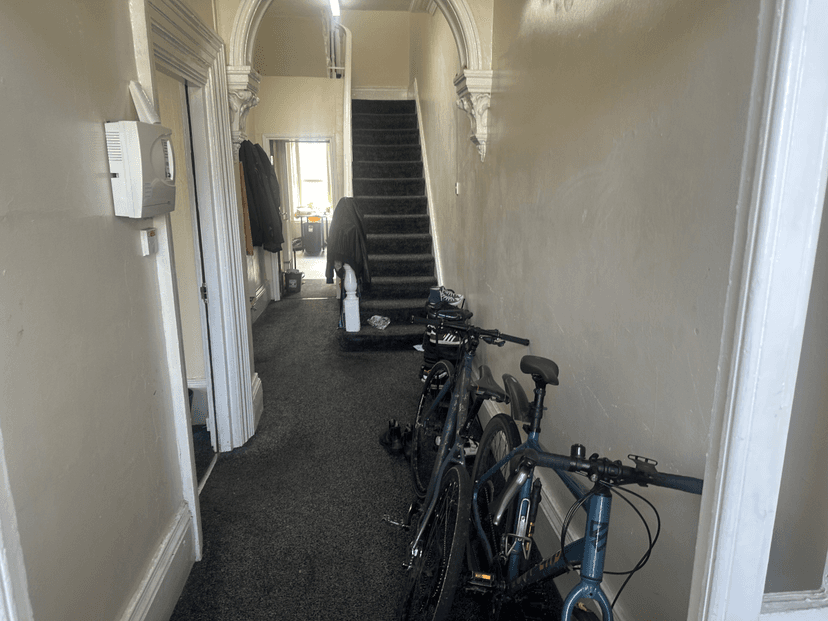 BIG 9 BED PROPERTY IN HEADINGLEY - Image 2