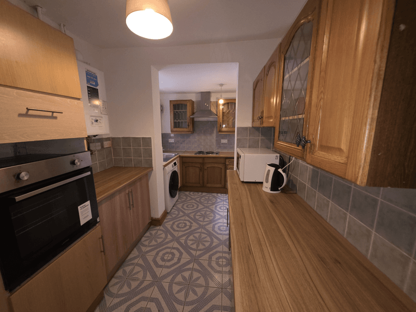 131 Harrington Drive, Nottingham - Image 4