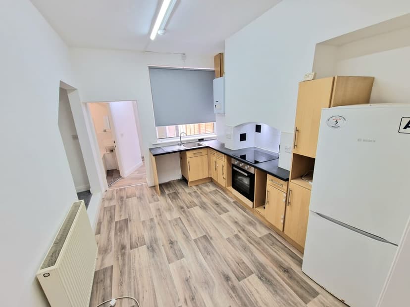 Slade Lane - Image 3