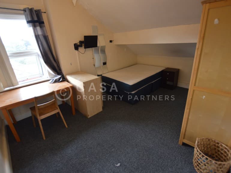 68 CARDIGAN ROAD - Image 2