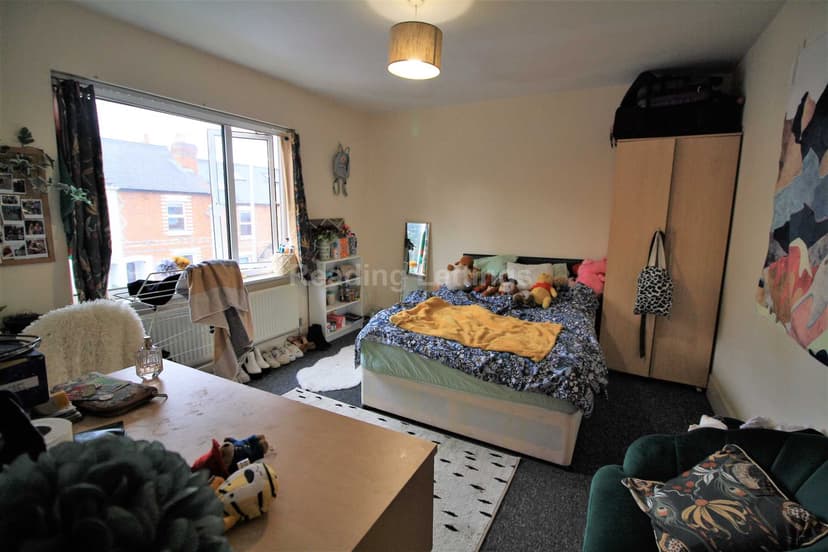 DONNINGTON GARDENS - Image 5