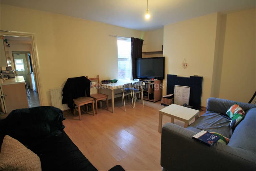 ST PETERS ROAD - Image 4