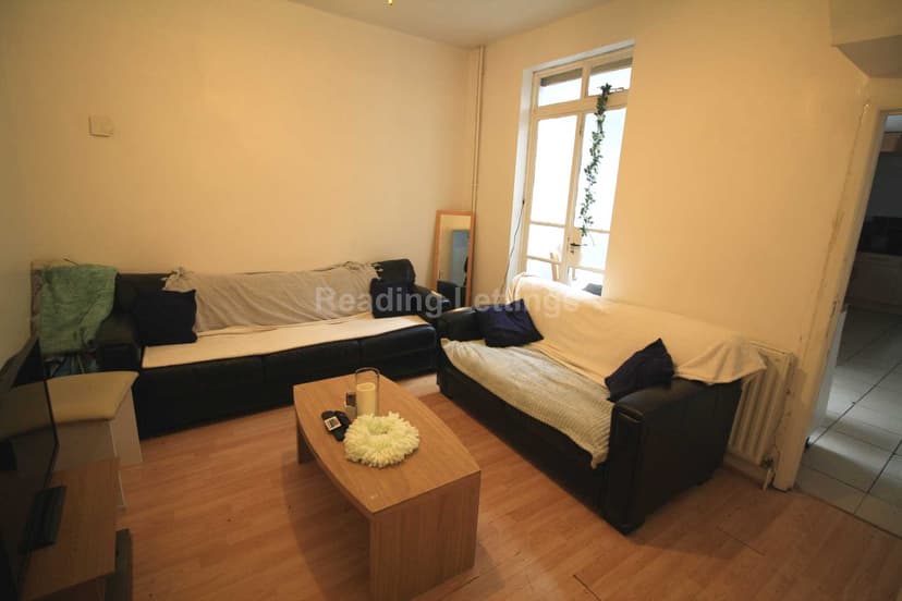 DE BEAUVOIR ROAD - Image 3