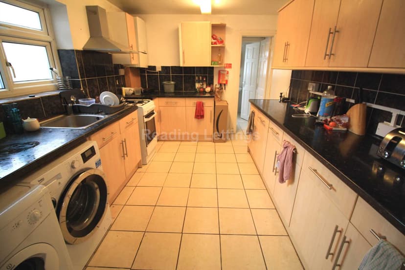 DE BEAUVOIR ROAD - Image 4