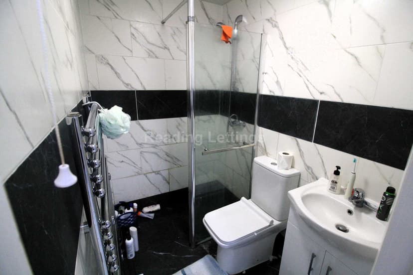 CRESCENT ROAD - Image 4