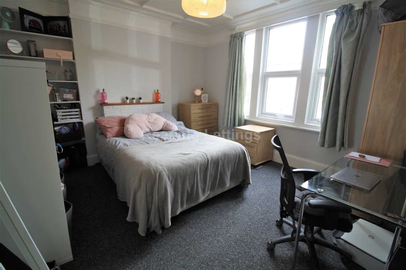 ERLEIGH ROAD - Image 2