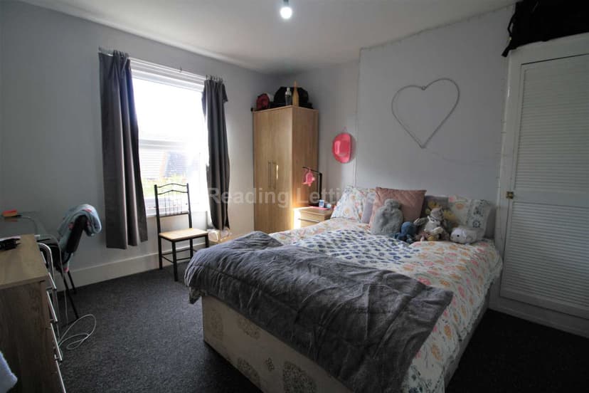 ERLEIGH ROAD - Image 4