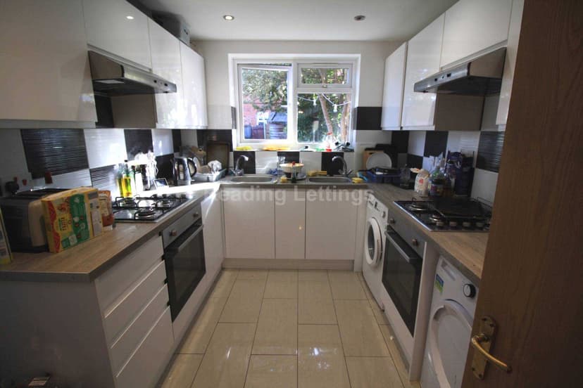 PALMER PARK AVENUE - Image 5